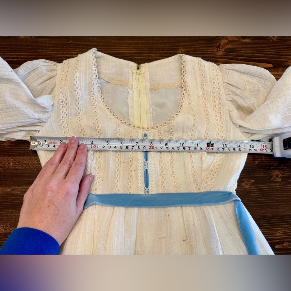 Vintage Handmade Ecru Cotton Gunne Sax Style Dress‎ with Blue Velvet Trim - Picture 11 of 13